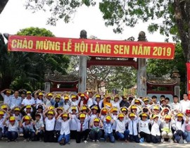 Học sinh giỏi Trường THCS Diễn Thịnh tham quan Quê Bác