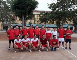 tổ Giao lưu bóng chuyền nam với THCS Diễn Lâm